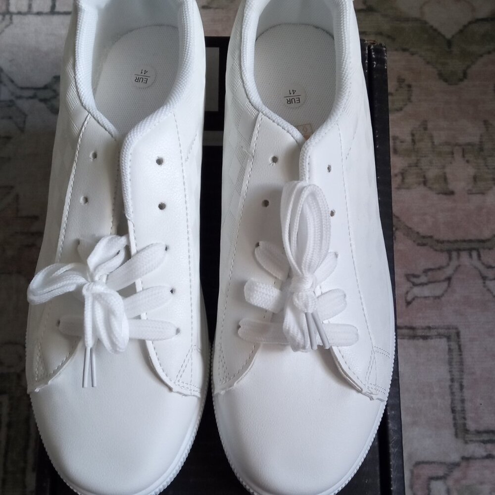 Womens Casual White Grid Pattern Lightweight Sneakers